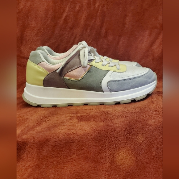 H&M Shoes - H&M Pastel Yellow, Pink & Gray Women's Lace-Up Sneakers